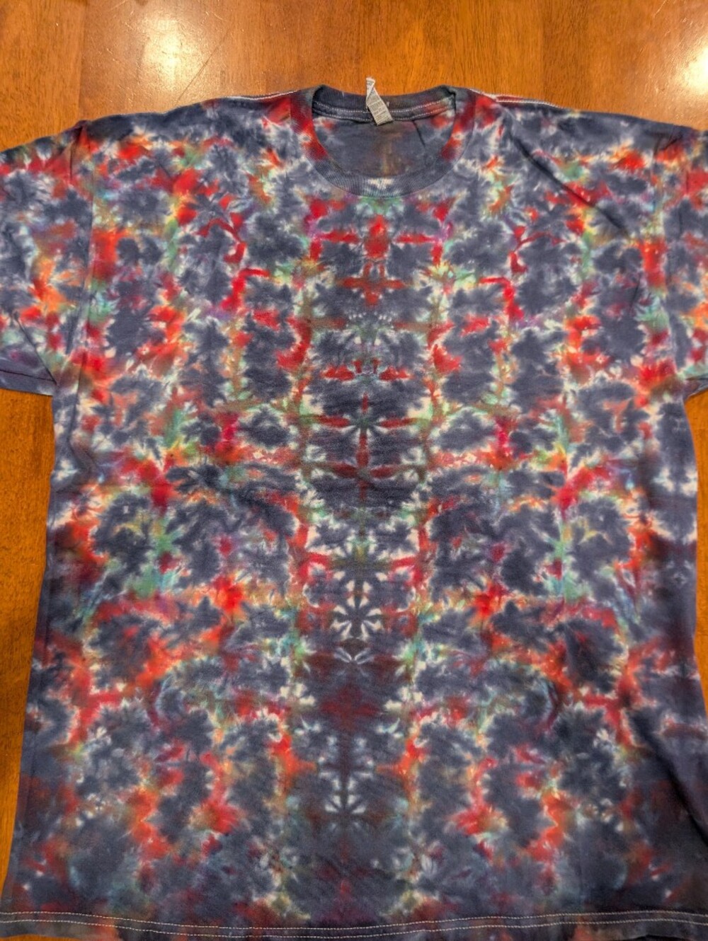 Hand Dyed Men's Tie Dye T-shirt XL Blue Red Green Short Sleeve Crew Neck Cotton